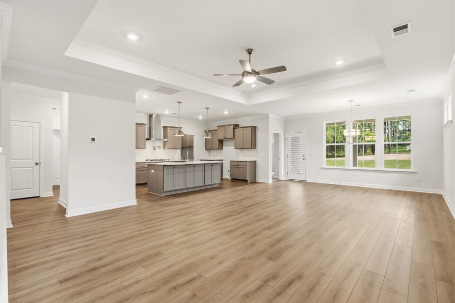 Spacious, unfurnished interior of a new home in Landing at Pine Lake, Anderson (Image 20).