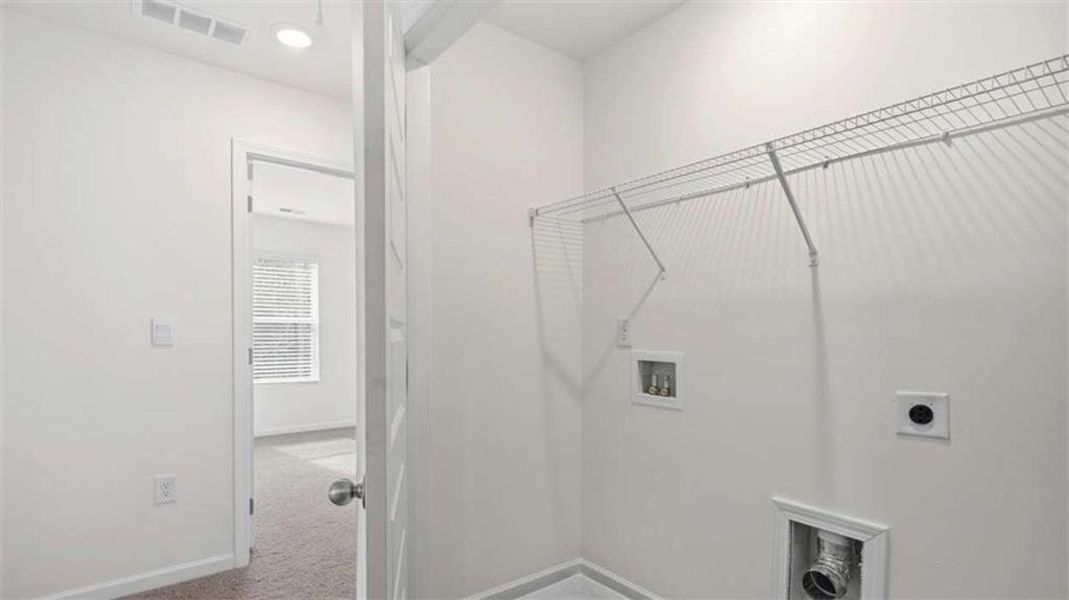 Spacious, unfurnished interior of a new home in Inverness at Sugarloaf, Lawrenceville (Image 27).