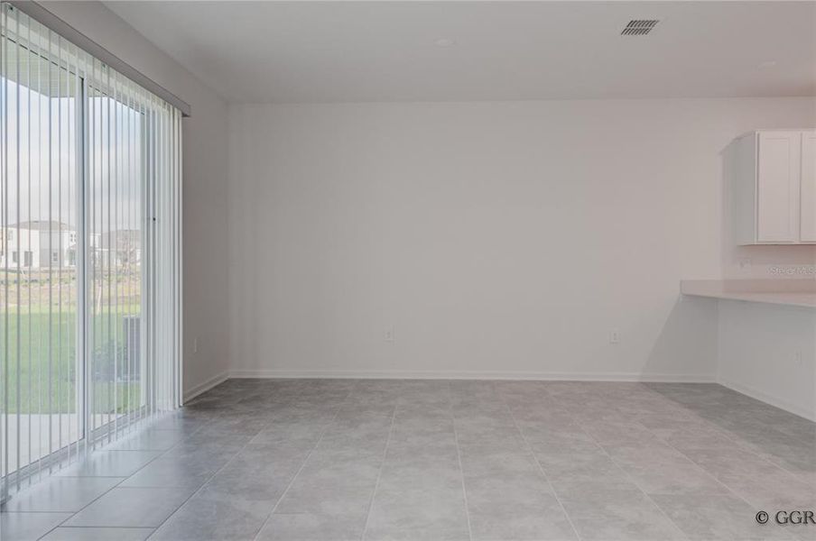 Spacious, unfurnished interior of a new home in , Davenport (Image 28).