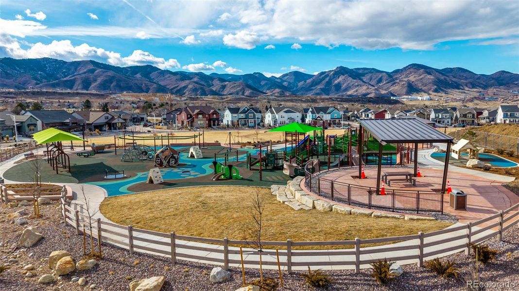 Community amenities in , Littleton (Image 27).