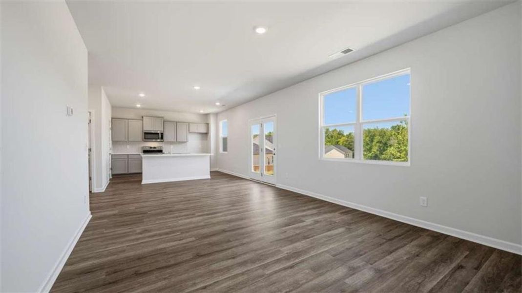 Spacious, unfurnished interior of a new home in Bridle Creek, Locust Grove (Image 22).