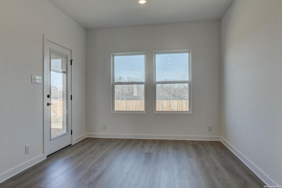 Spacious, unfurnished interior of a new home in Nopal Valley, San Antonio (Image 23).