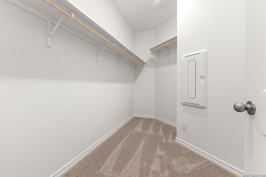 Spacious, unfurnished interior of a new home in Punta Verde, Converse (Image 19).