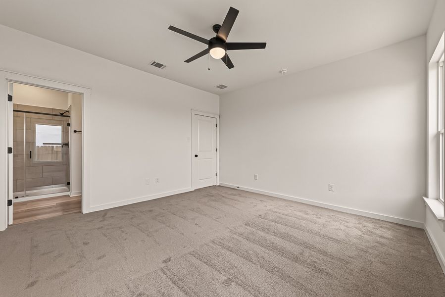 Spacious, unfurnished interior of a new home in Aldeana, Bonney (Image 29).
