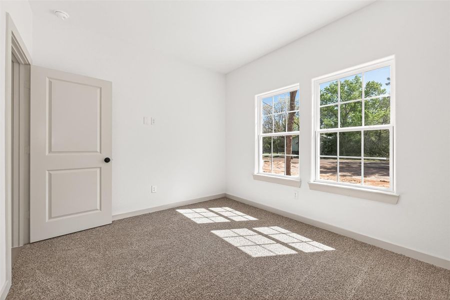 Spacious, unfurnished interior of a new home in , Hempstead (Image 28).