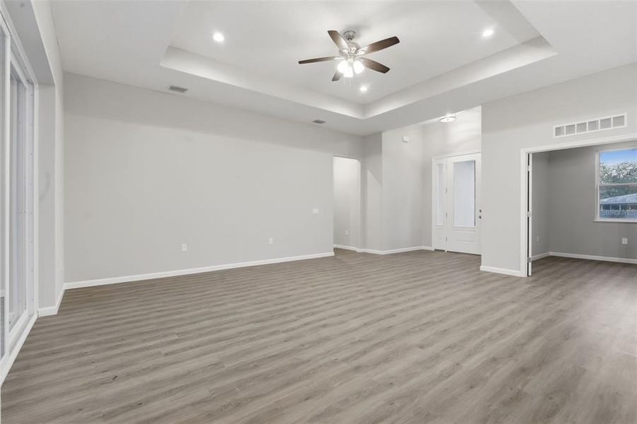 Spacious, unfurnished interior of a new home in , Debary (Image 21).