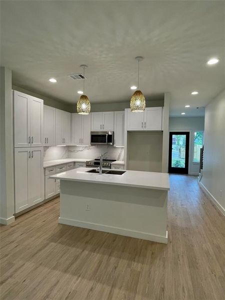 Image 4 of a home in .