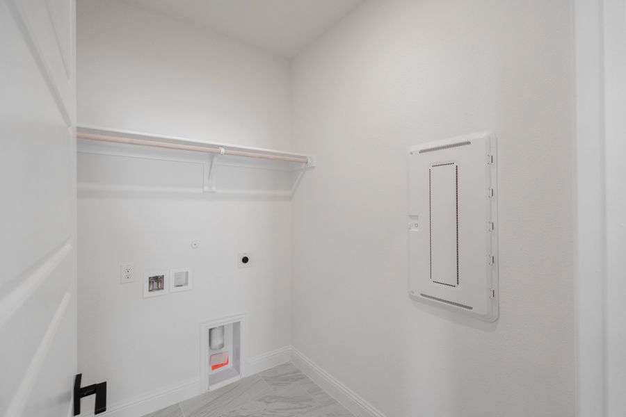 Spacious, unfurnished interior of a new home in Enclave at Legacy Hills, Celina (Image 19).