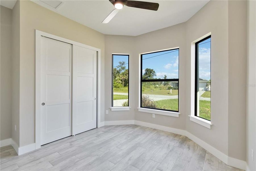 Spacious, unfurnished interior of a new home in , Rotonda West (Image 14).