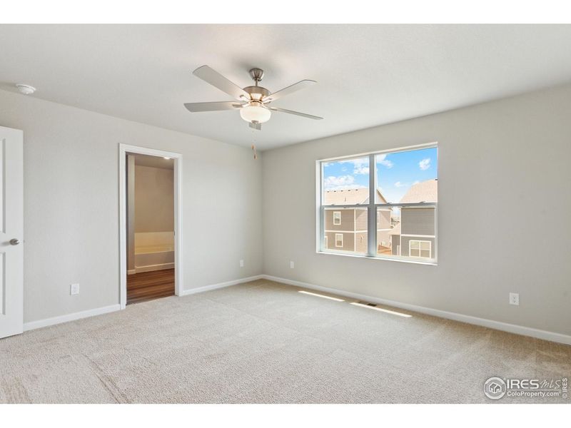 Spacious, unfurnished interior of a new home in , Severance (Image 15).