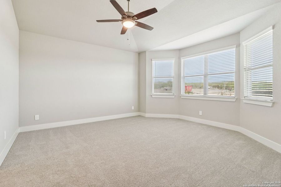 Spacious, unfurnished interior of a new home in Remington Ranch, San Antonio (Image 13). Spacious, unfurnished interior of a new home in Remington Ranch, San Antonio (Image 13).