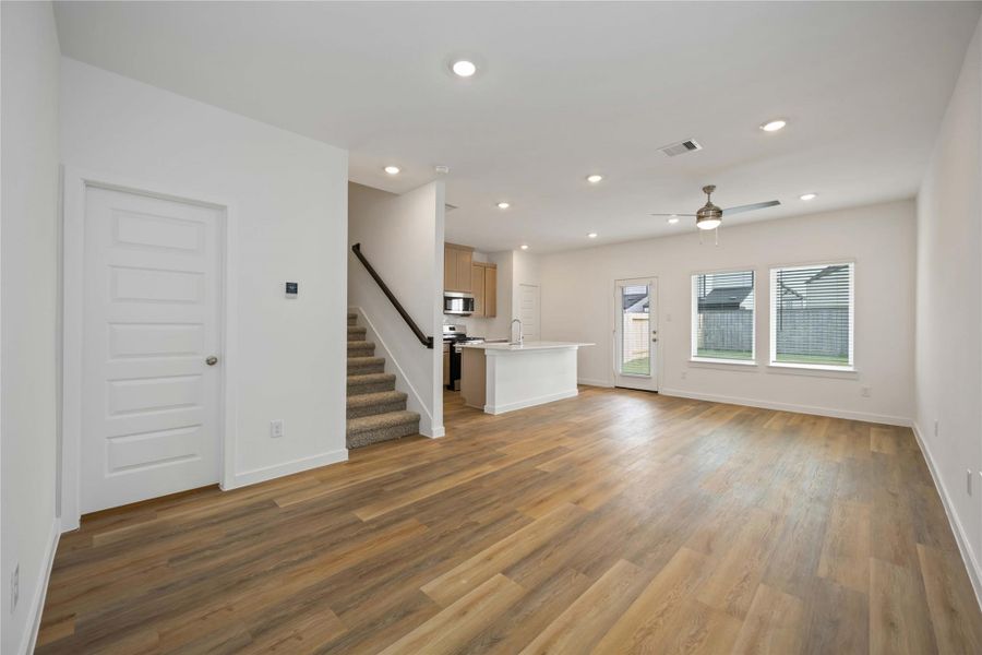 Spacious, unfurnished interior of a new home in Pinehaven, Houston (Image 27).