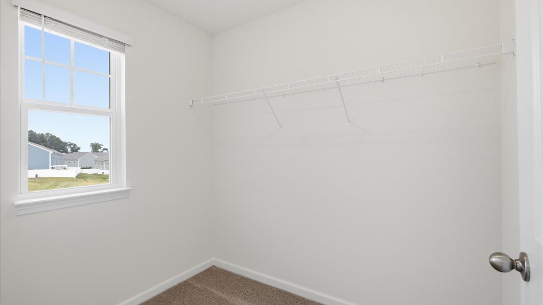 Spacious, unfurnished interior of a new home in Cherokee Crossing, Kodak (Image 16).