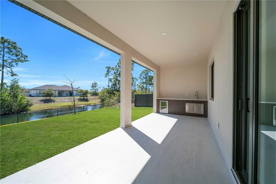 Exterior details and patio area of a home in , Cape Coral (Image 23).
