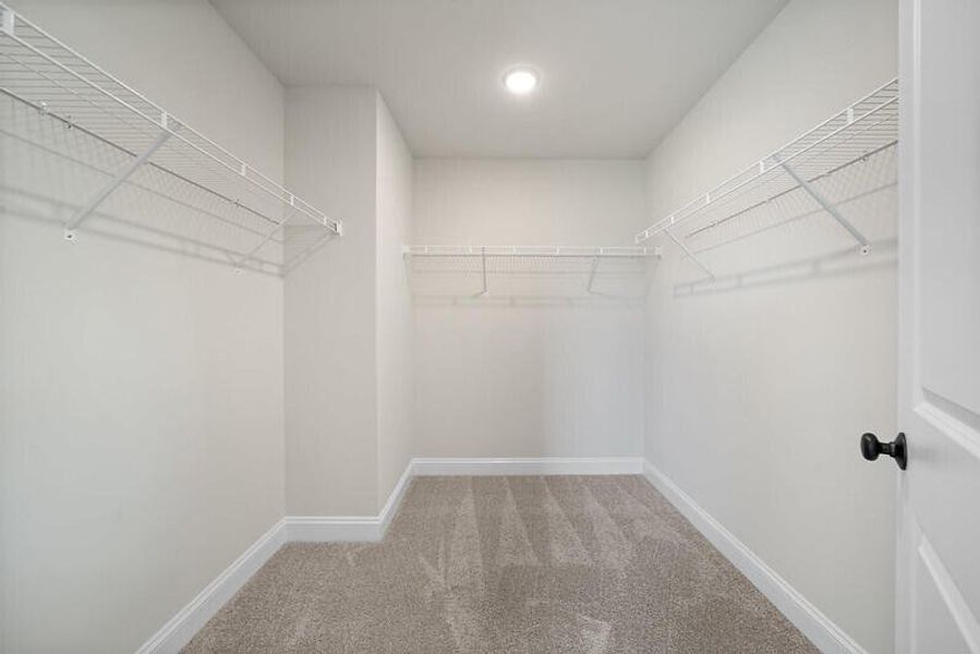 Spacious, unfurnished interior of a new home in Parker's Preserve, Ridgeville (Image 7).