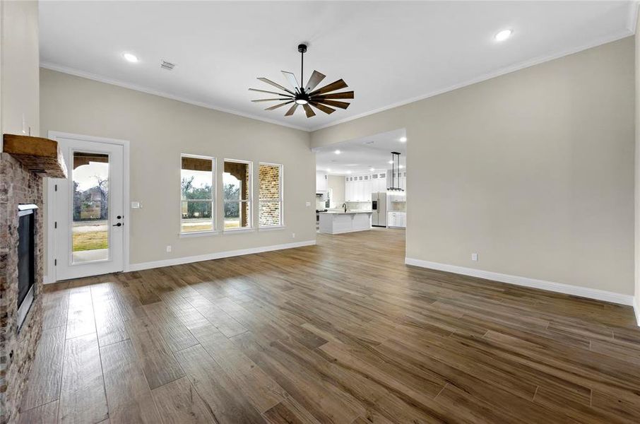 Spacious, unfurnished interior of a new home in , Reno (Image 16).