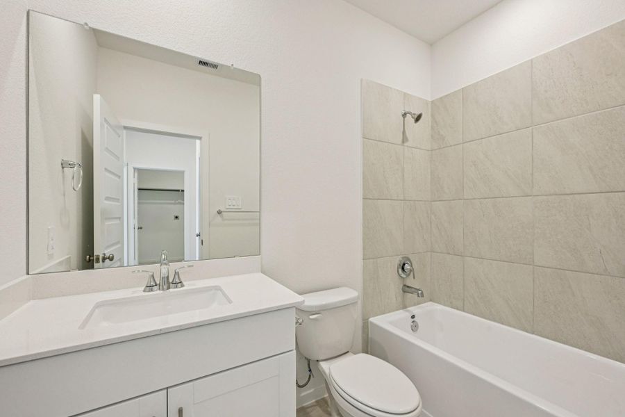 Photo is not of the actual home, but is an inspirational photo of builder’s model home and may depict options, furnishings, and/or decorator features that are not included Photo is not of the actual home, but is an inspirational photo of builder’s model home and may depict options, furnishings, and/or decorator features that are not included