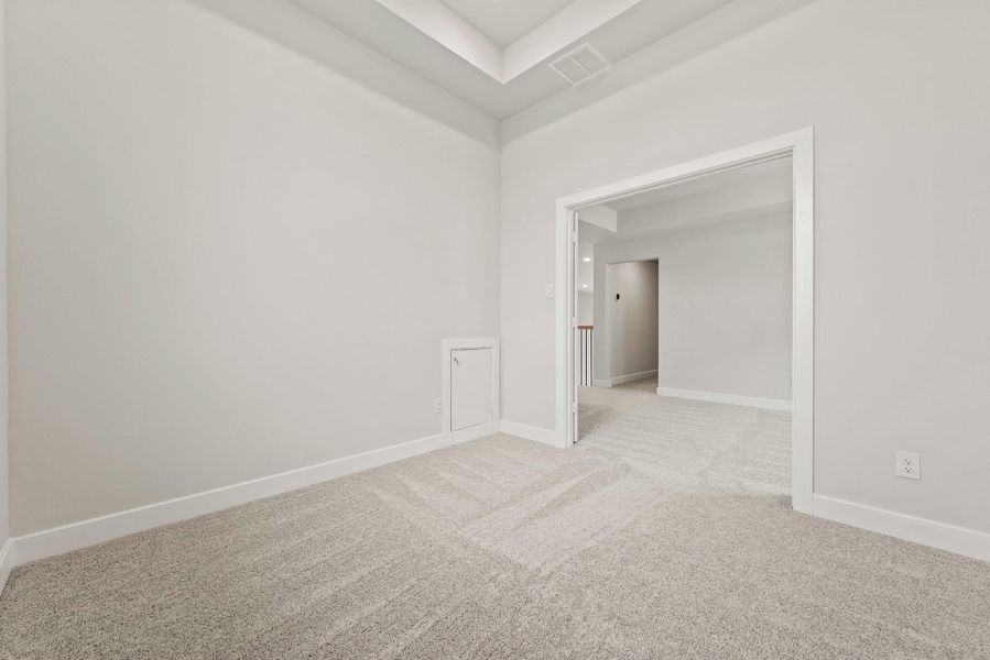 Representative image. Features, selections and colors may vary.