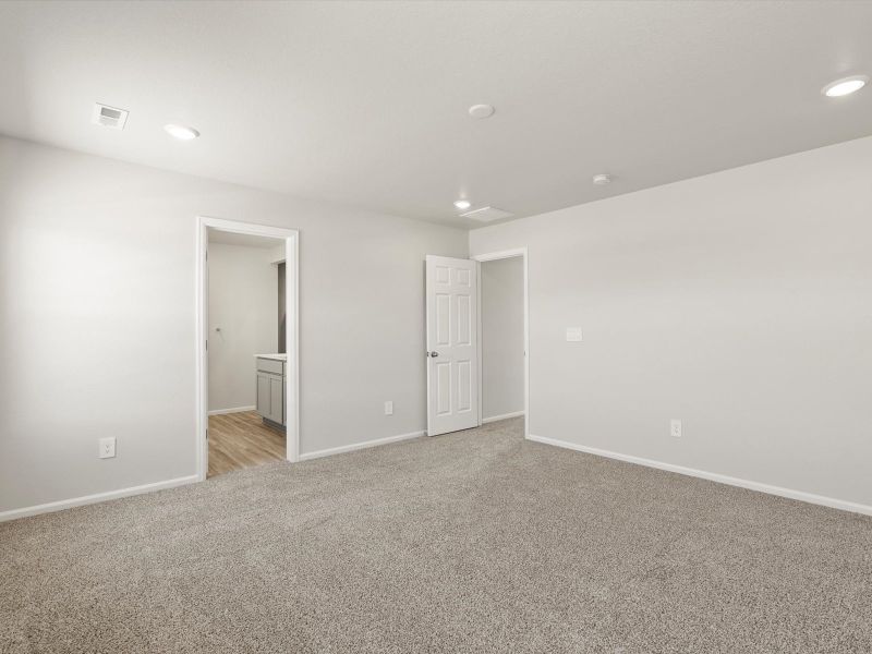 Spacious, unfurnished interior of a new home in Poudre Heights: The Lakes Collection, Windsor (Image 17).