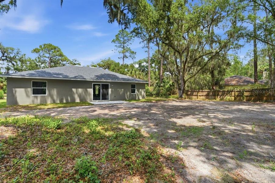 Exterior details and patio area of a home in , Deland (Image 4).