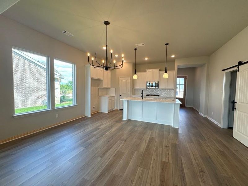 Spacious, unfurnished interior of a new home in Cedar Ridge Estates, Anna (Image 11).