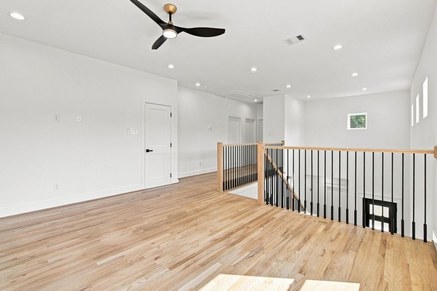 Spacious, unfurnished interior of a new home in , Houston (Image 27).
