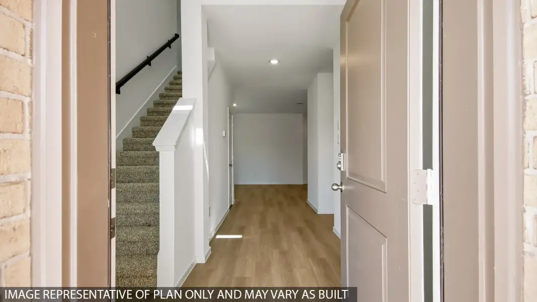 Spacious, unfurnished interior of a new home in Indian Springs, Crosby (Image 7).