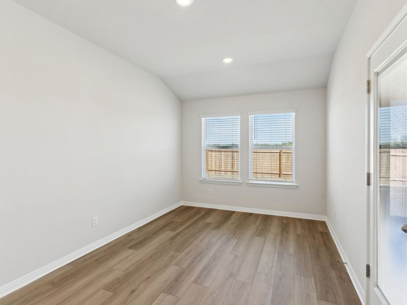 Spacious, unfurnished interior of a new home in Turner's Crossing - Reserve Collection, Buda (Image 6).