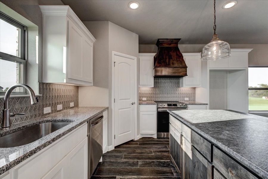 Representative furnished interior of a home built from the The Aubrey by Doug Parr Custom Homes in Honeysuckle Ranch, Paradise (Image 8). Representative furnished interior of a home built from the The Aubrey by Doug Parr Custom Homes in Honeysuckle Ranch, Paradise (Image 8).