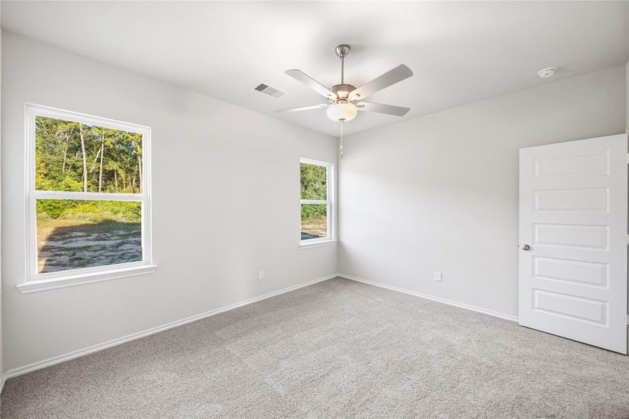 Spacious, unfurnished interior of a new home in Hill & Dale Ranch, Splendora (Image 26).