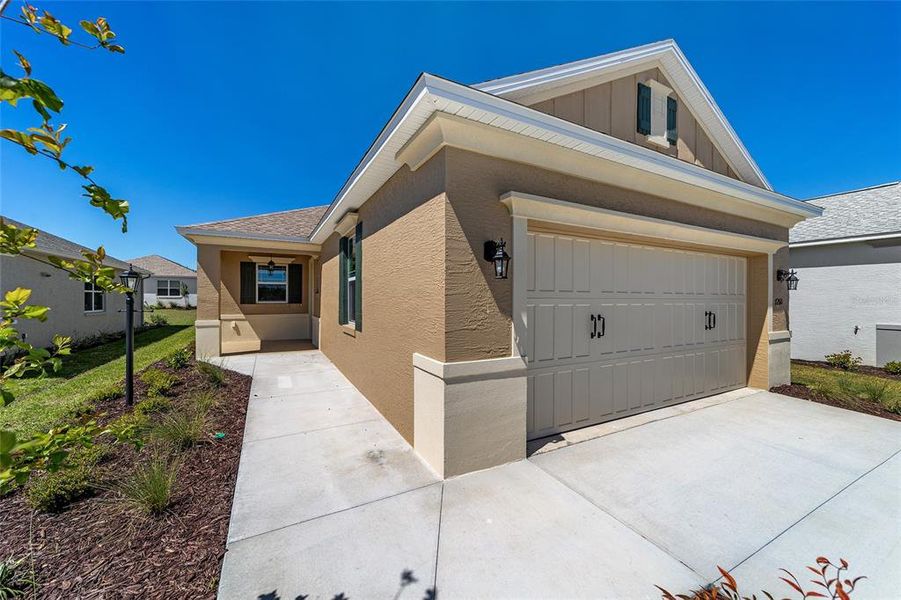 Exterior details and patio area of a home in , Ocala (Image 21).
