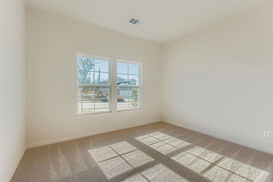 Spacious, unfurnished interior of a new home in Sperling Farms, Ferris (Image 21).