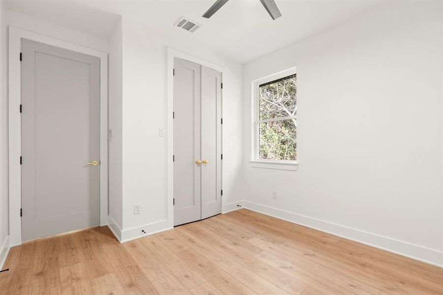 Spacious, unfurnished interior of a new home in , Whitney (Image 13).