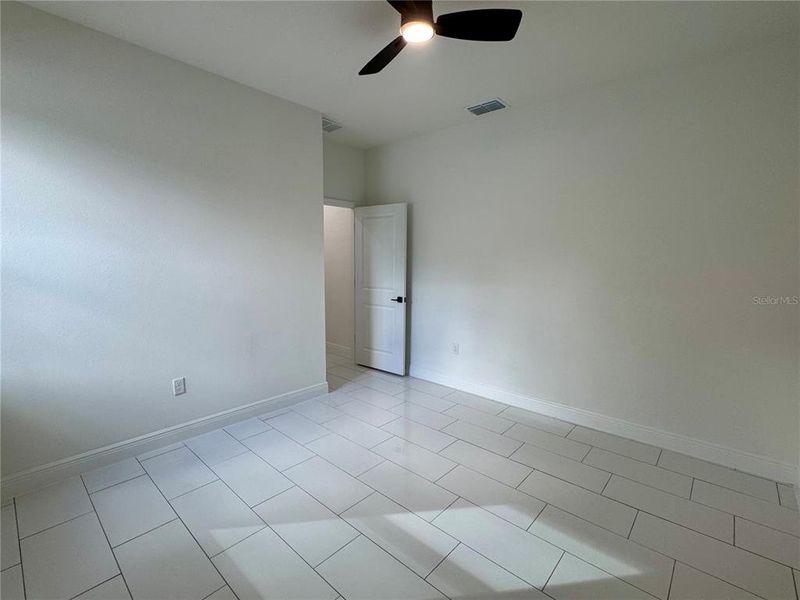 Spacious, unfurnished interior of a new home in , Ocala (Image 35).