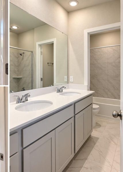 Furnished interior view inside a new home in River Ranch Trails, Dayton (Image 9).