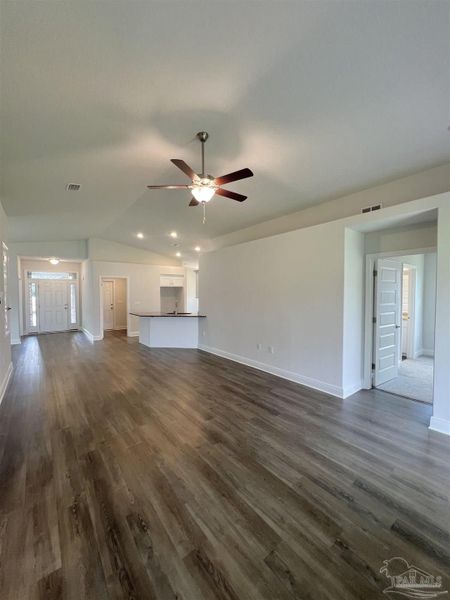 Spacious, unfurnished interior of a new home in Pine Top, Cantonment (Image 8).