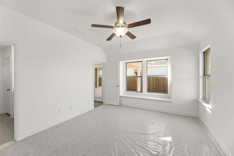 Representative unfurnished interior of a home built from the Melrose by Pacesetter Homes in Elevon, Lavon (Image 19).