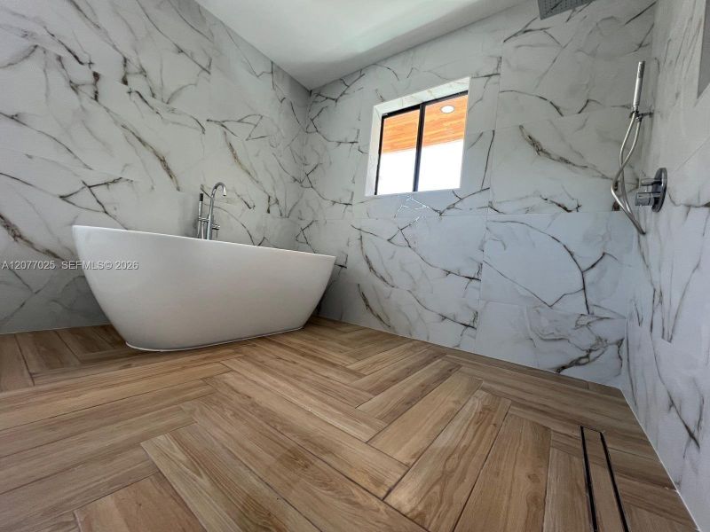 Spacious, unfurnished interior of a new home in , Fort Lauderdale (Image 15). Spacious, unfurnished interior of a new home in , Fort Lauderdale (Image 15).