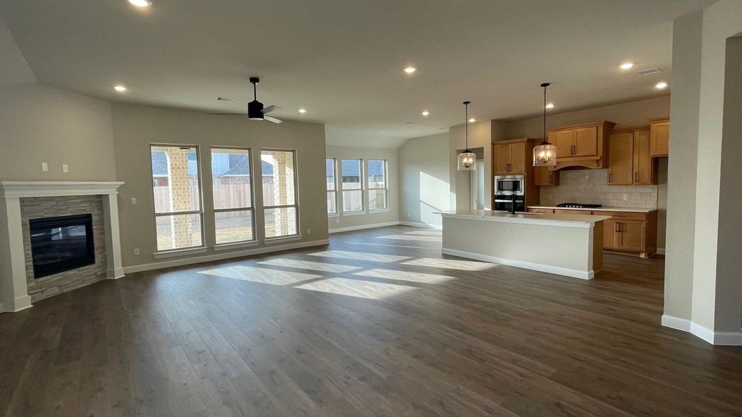 Spacious, unfurnished interior of a new home in Wellborn Settlement, College Station (Image 6).