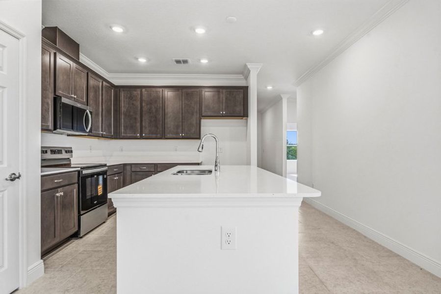 Furnished interior view inside a new home in Eden Hills, Lake Alfred (Image 12).