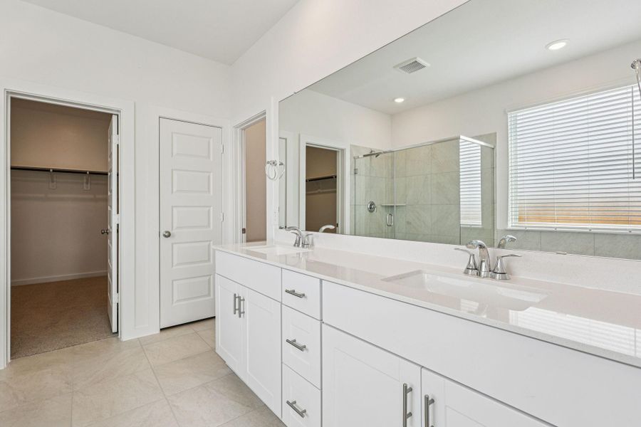 Furnished interior view inside a new home in Stewart's Ranch, Conroe (Image 9).