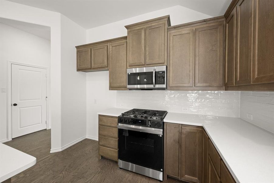 7729 Stubblefield- Kitchen-4