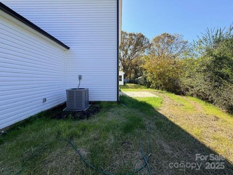 Exterior details and patio area of a home in , Gastonia (Image 4).