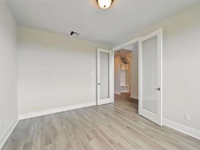 Spacious, unfurnished interior of a new home in Lago Mar, Texas City (Image 29). Spacious, unfurnished interior of a new home in Lago Mar, Texas City (Image 29).