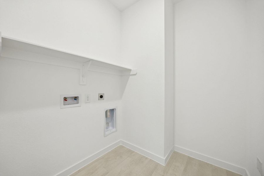 Spacious, unfurnished interior of a new home in Windcress, Cove (Image 24).