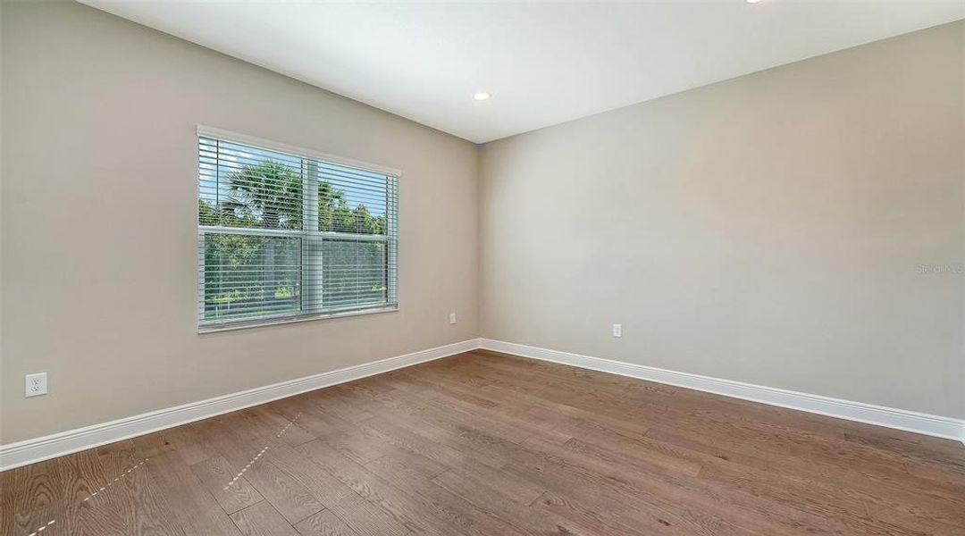 Spacious, unfurnished interior of a new home in Windward, Lakewood Ranch (Image 28).