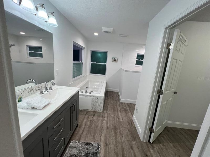 Furnished interior view inside a new home in , Bradenton (Image 35).