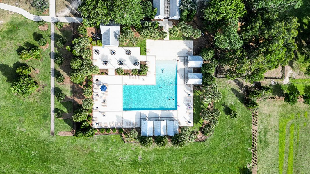 Community amenities in , Summerville (Image 28).