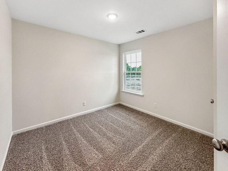 Spacious, unfurnished interior of a new home in Grand Reserve, Hinesville (Image 15).