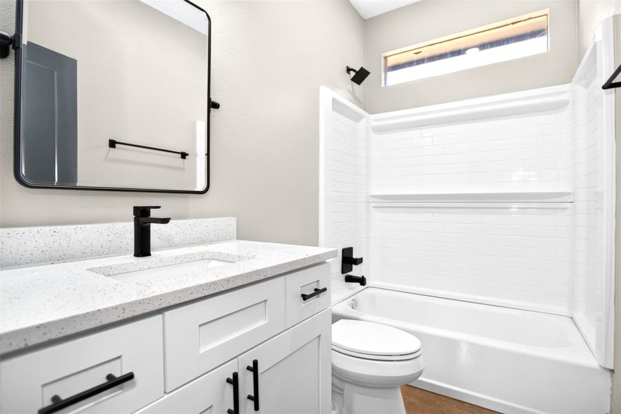 Furnished interior view inside a new home in , Nacogdoches (Image 5).